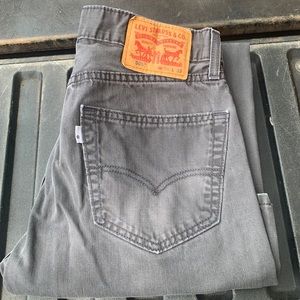Men Levi Pant size 30x32 style 505